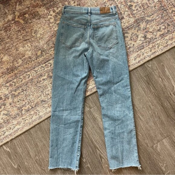 Madewell 90’s Straight Jean - Picture 6 of 7